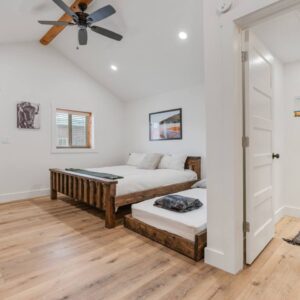 Private King Cabin